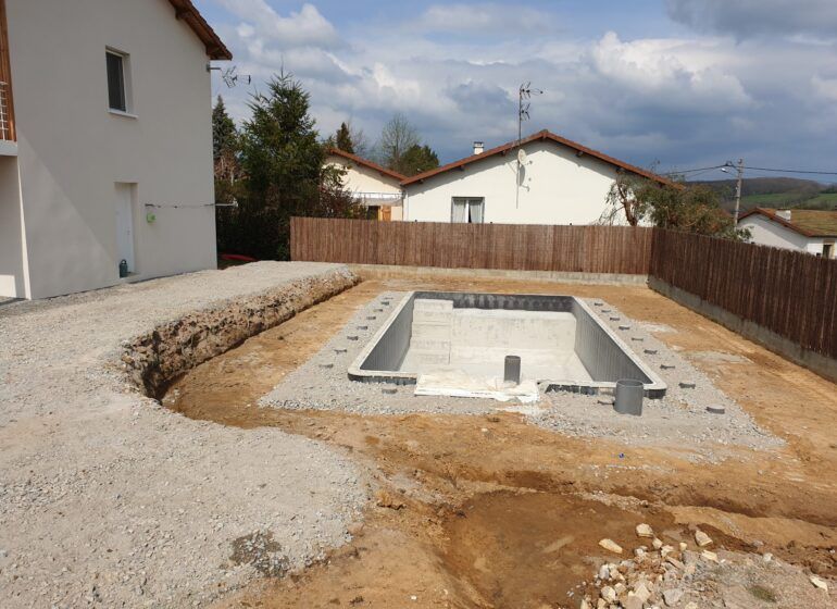 piscines à Roanne et alentours